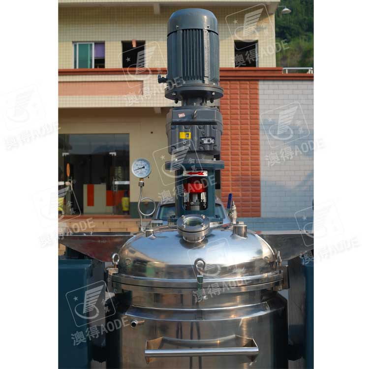 龍門式(shì)液壓升(shēng)降脫泡(pào)機