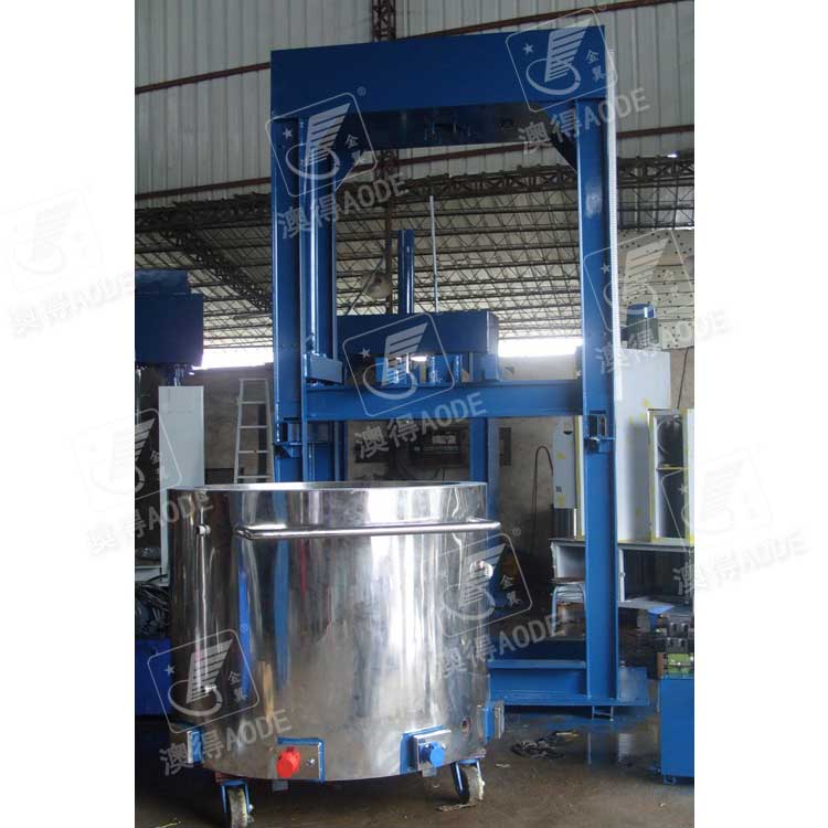 液壓出(chu)料機